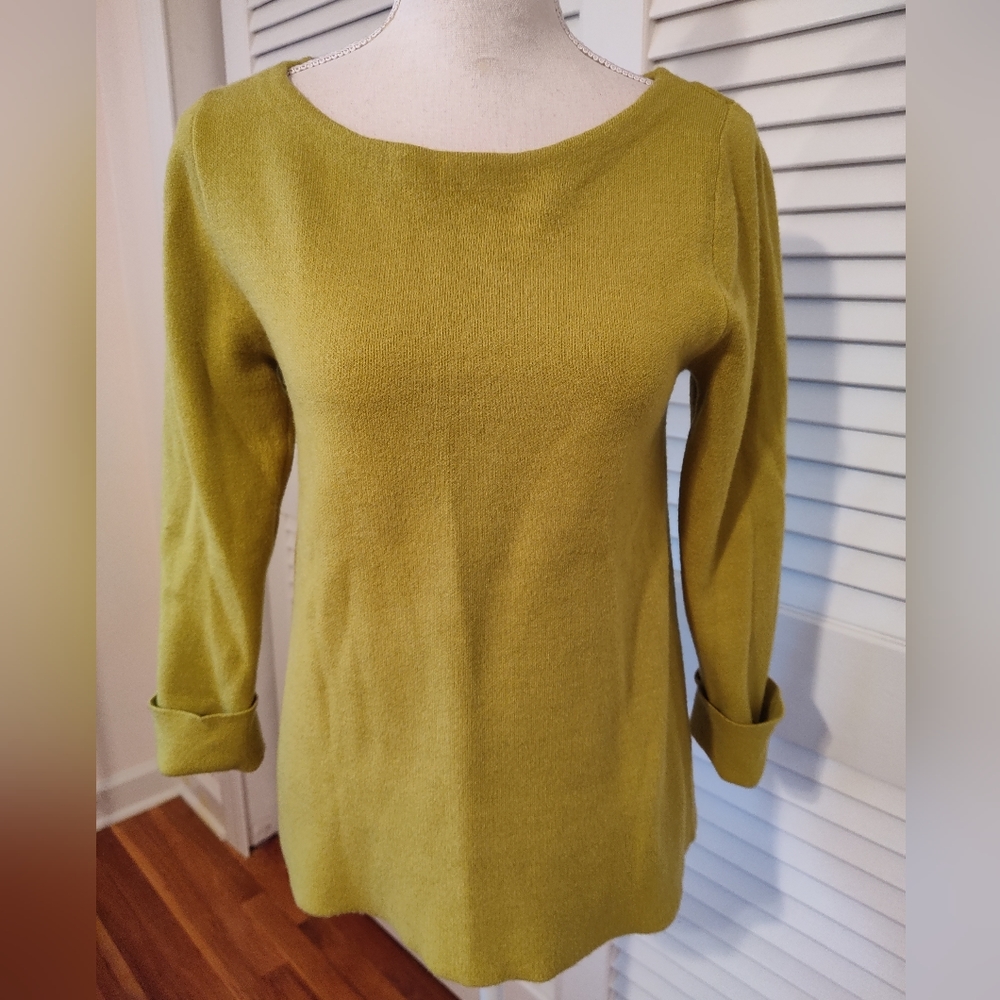 Tahari 3/4 sleeve sweater